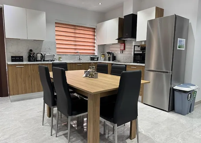 Lola In Apartamento *