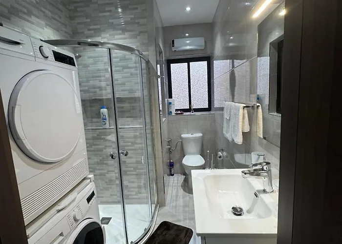 Lola In * Marsaskala